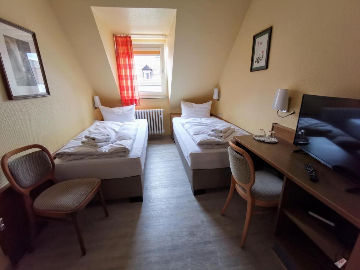 Zum Winzermaennle Hotel Wurzburg Bagian luar foto